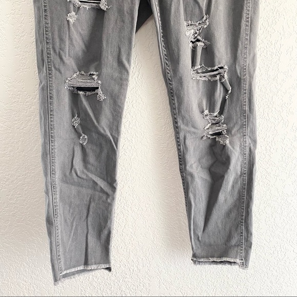 Hollister Boyfriend Ultra Low Rise Distressed Button Fly Jeans Size 28 - Picture 3 of 7